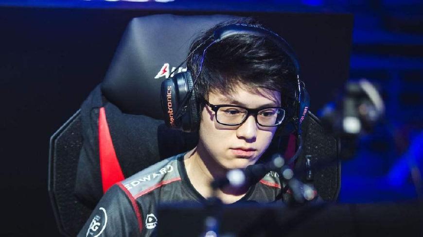 更是整个足 更是整个足