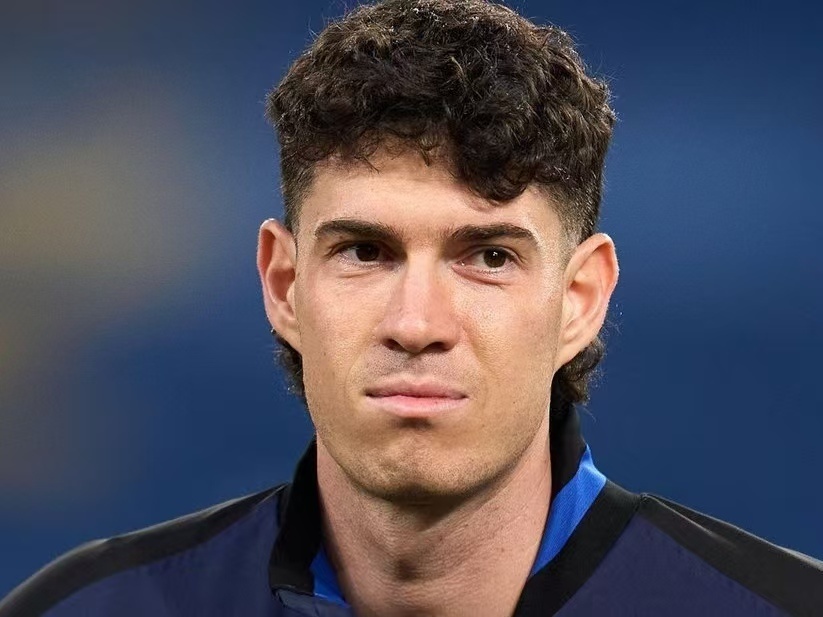 中注重与球 中注重与球